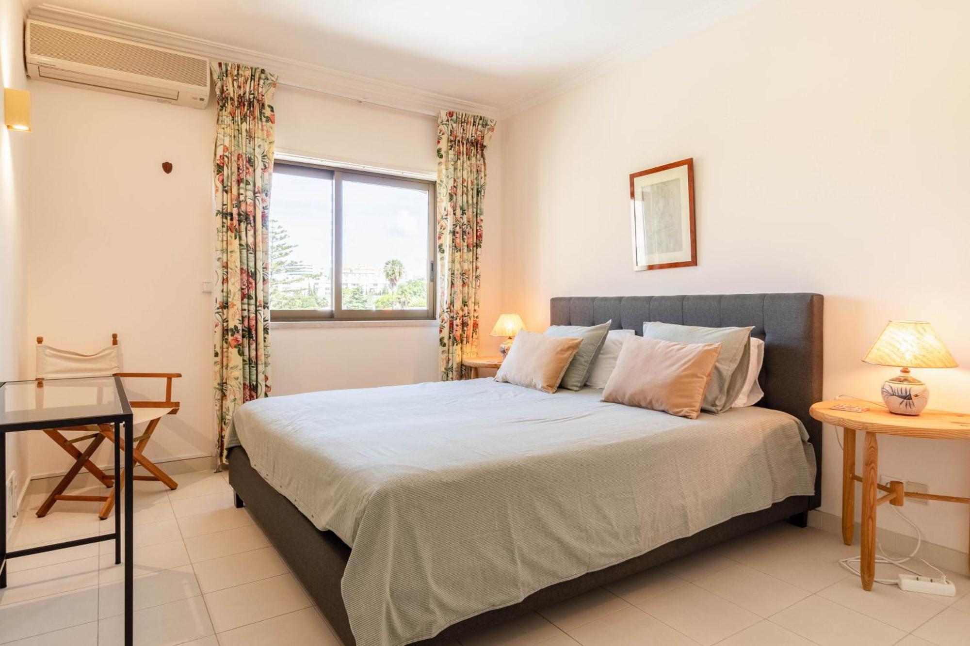 Central Cascais Apartment With Private Parking מראה חיצוני תמונה